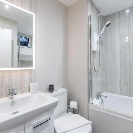 3 Bed In Oc-w418 Ferienhaus